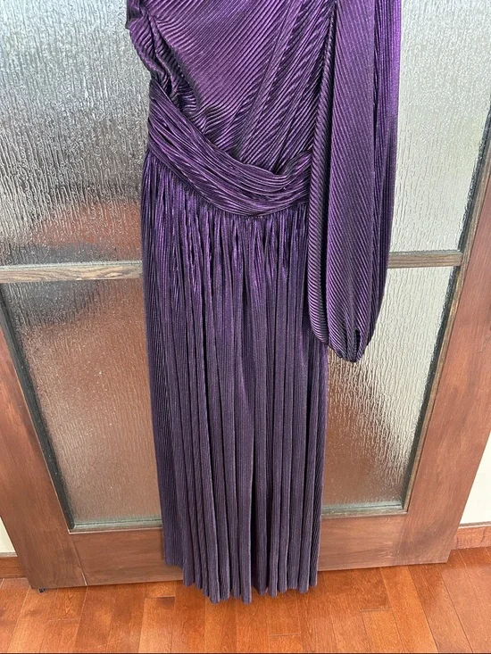 Bronx and Banco Purple Florence Gown in size medium one shoulder . - Picture 11 of 12